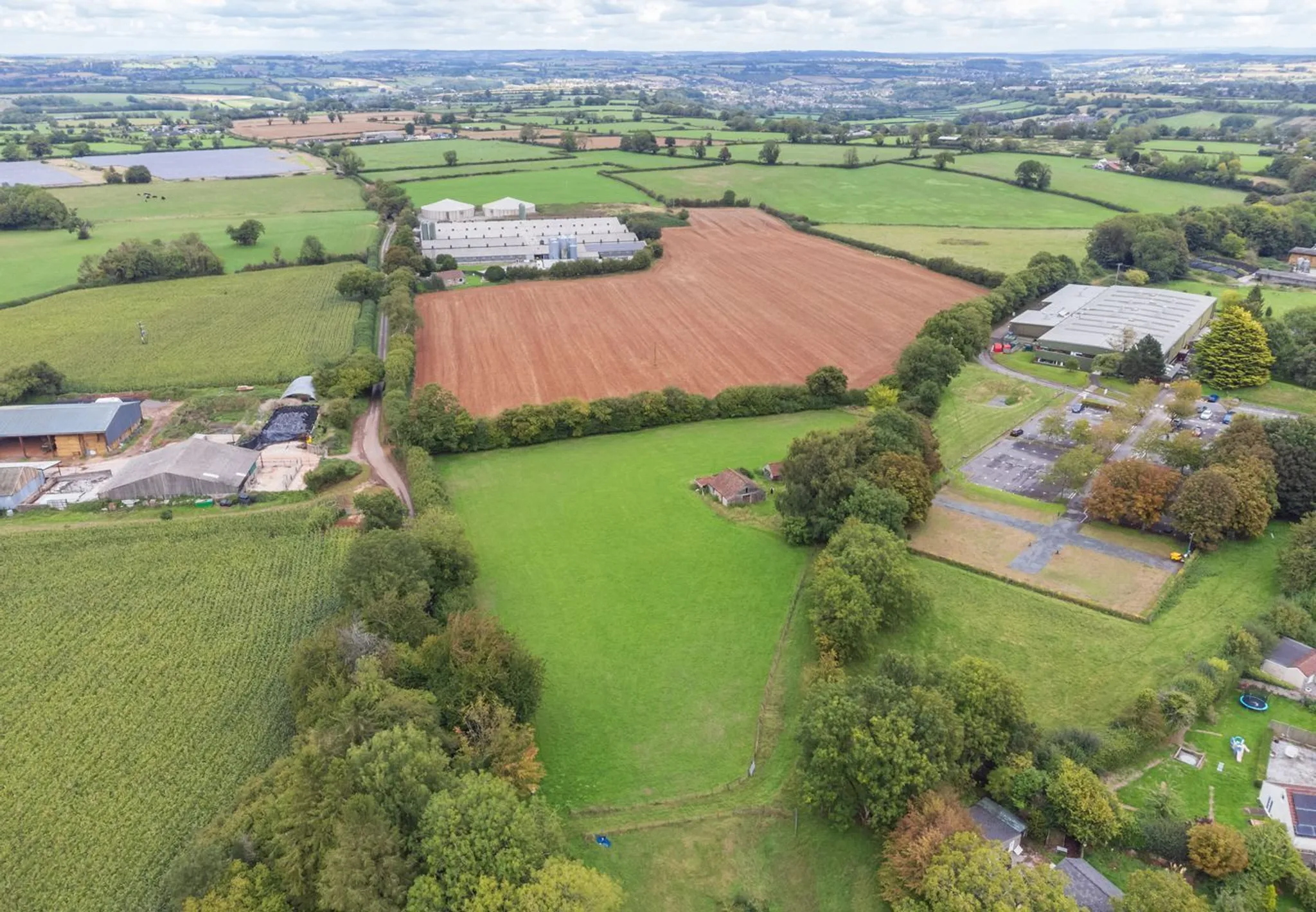 https://mr0.homeflow-assets.co.uk/files/photo/image/48377/7759/_x_/59537226.jpg