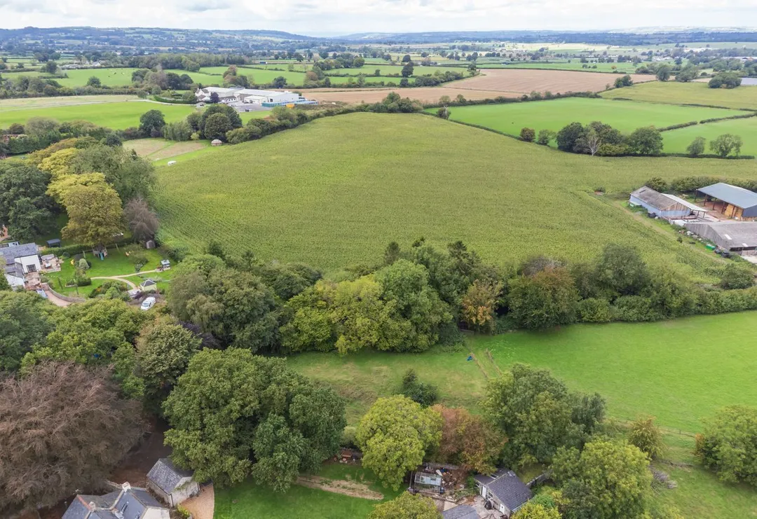 https://mr0.homeflow-assets.co.uk/files/photo/image/48377/7867/_x_/59536953.jpg