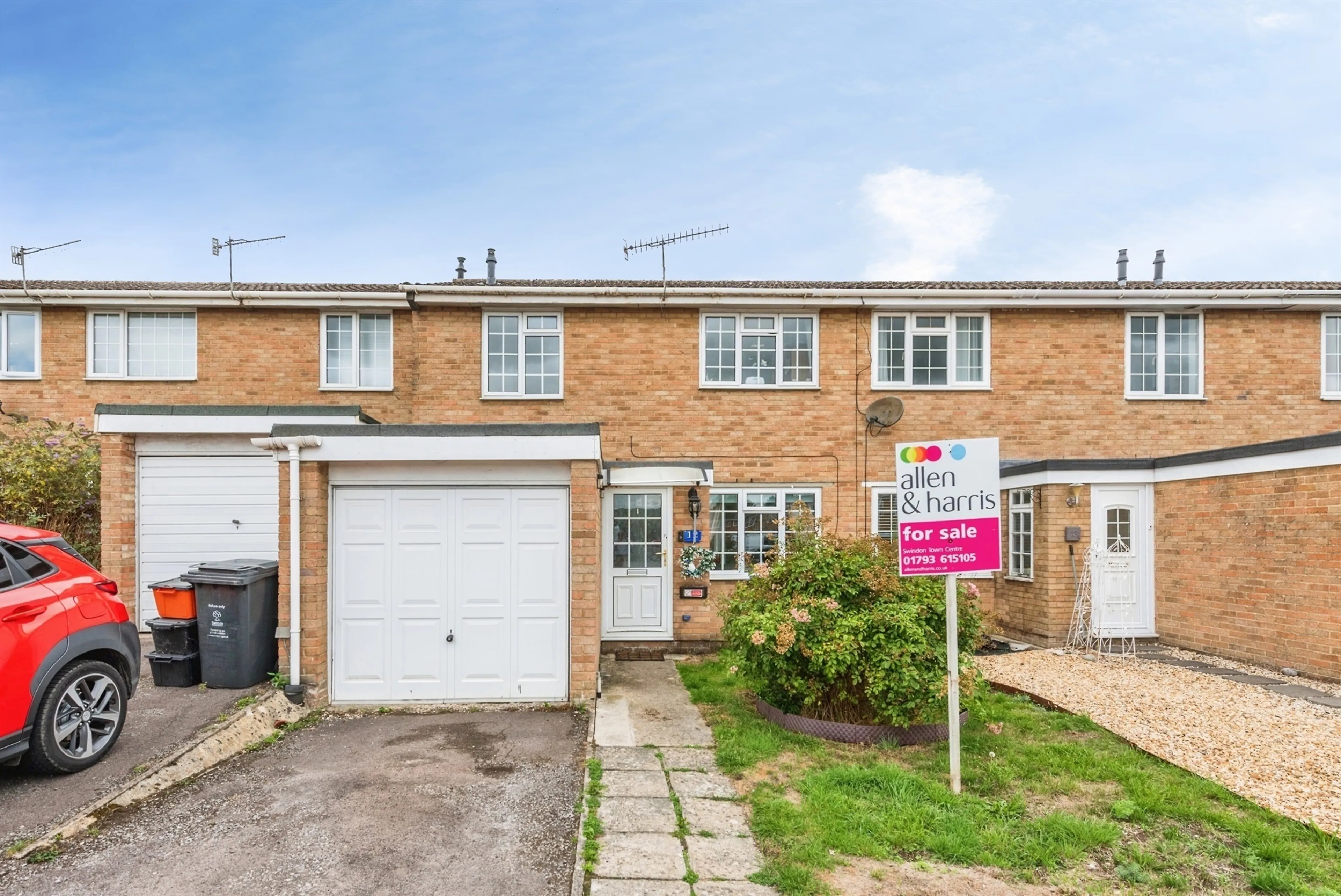 Property at Larchmore Close, Swindon