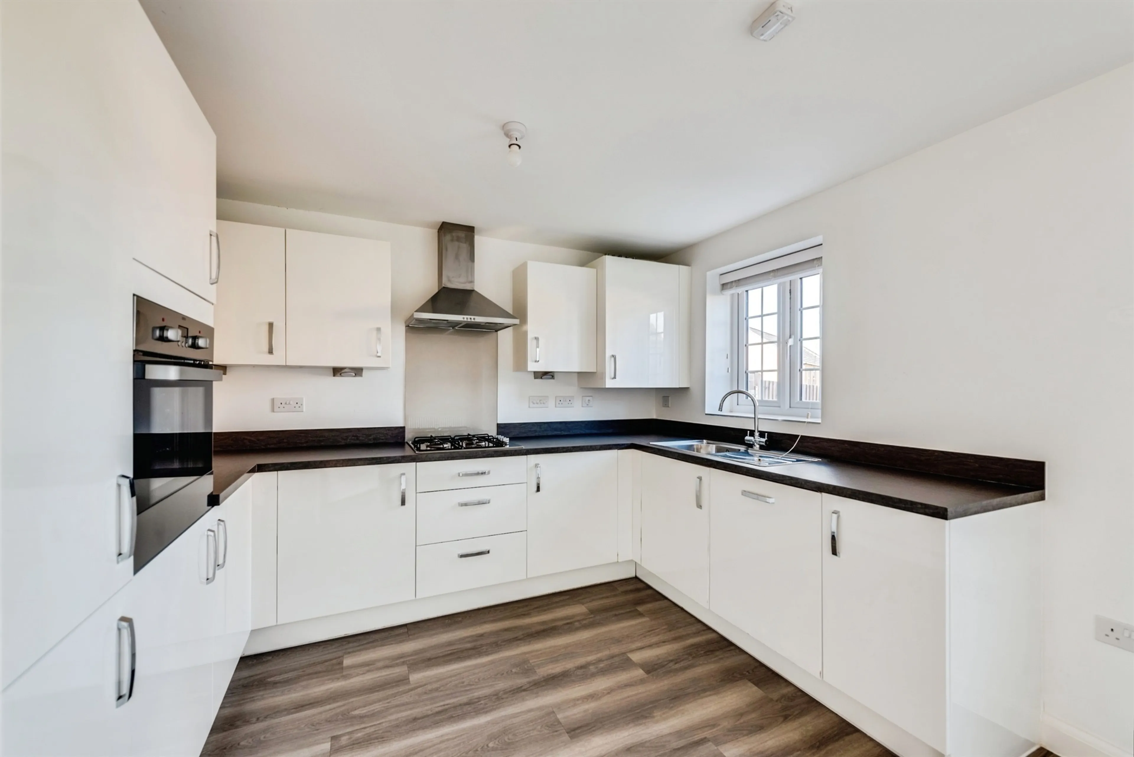 Property at Squirrel Gardens, Witney