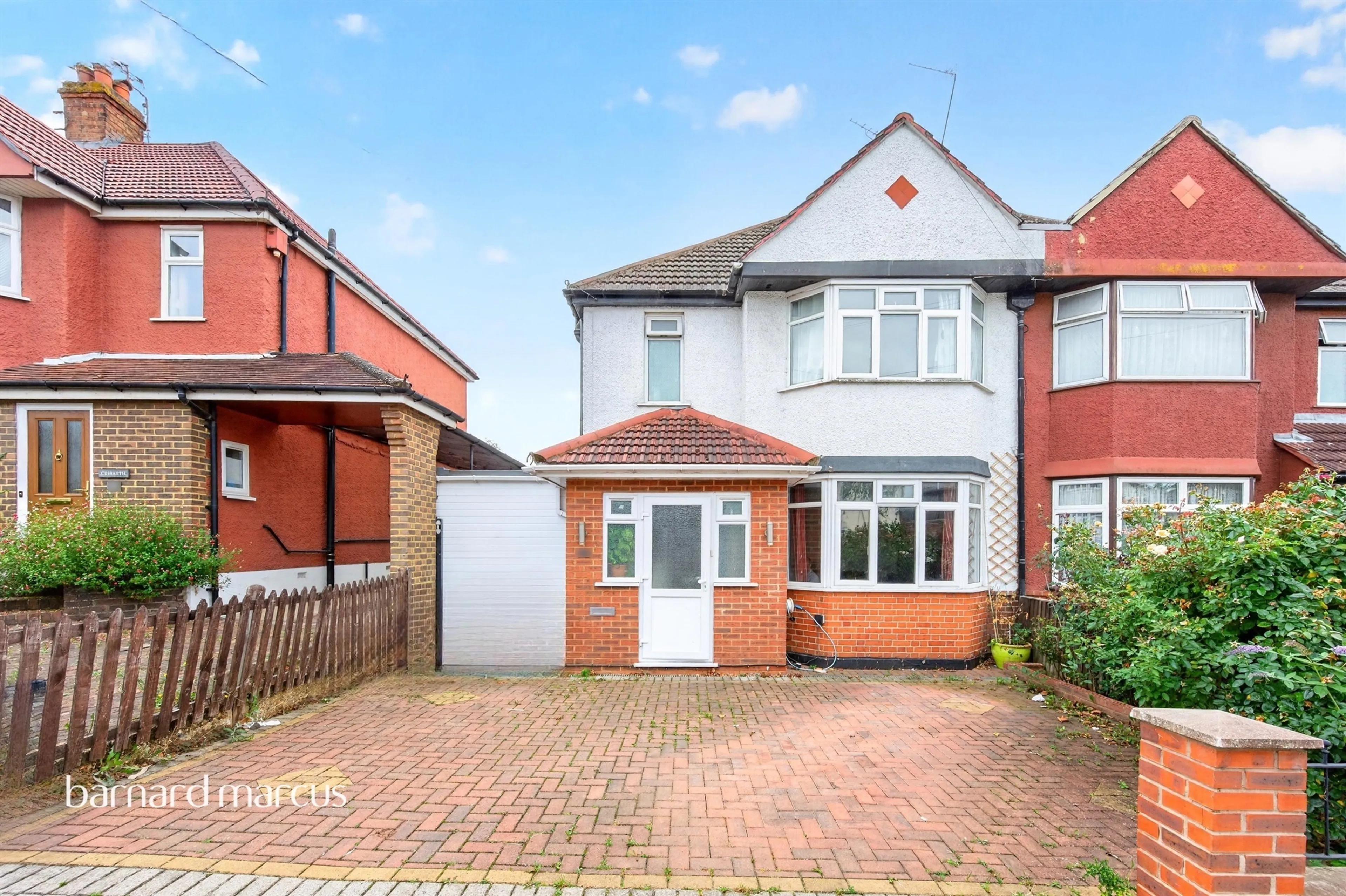 Property at Somerset Avenue, Chessington