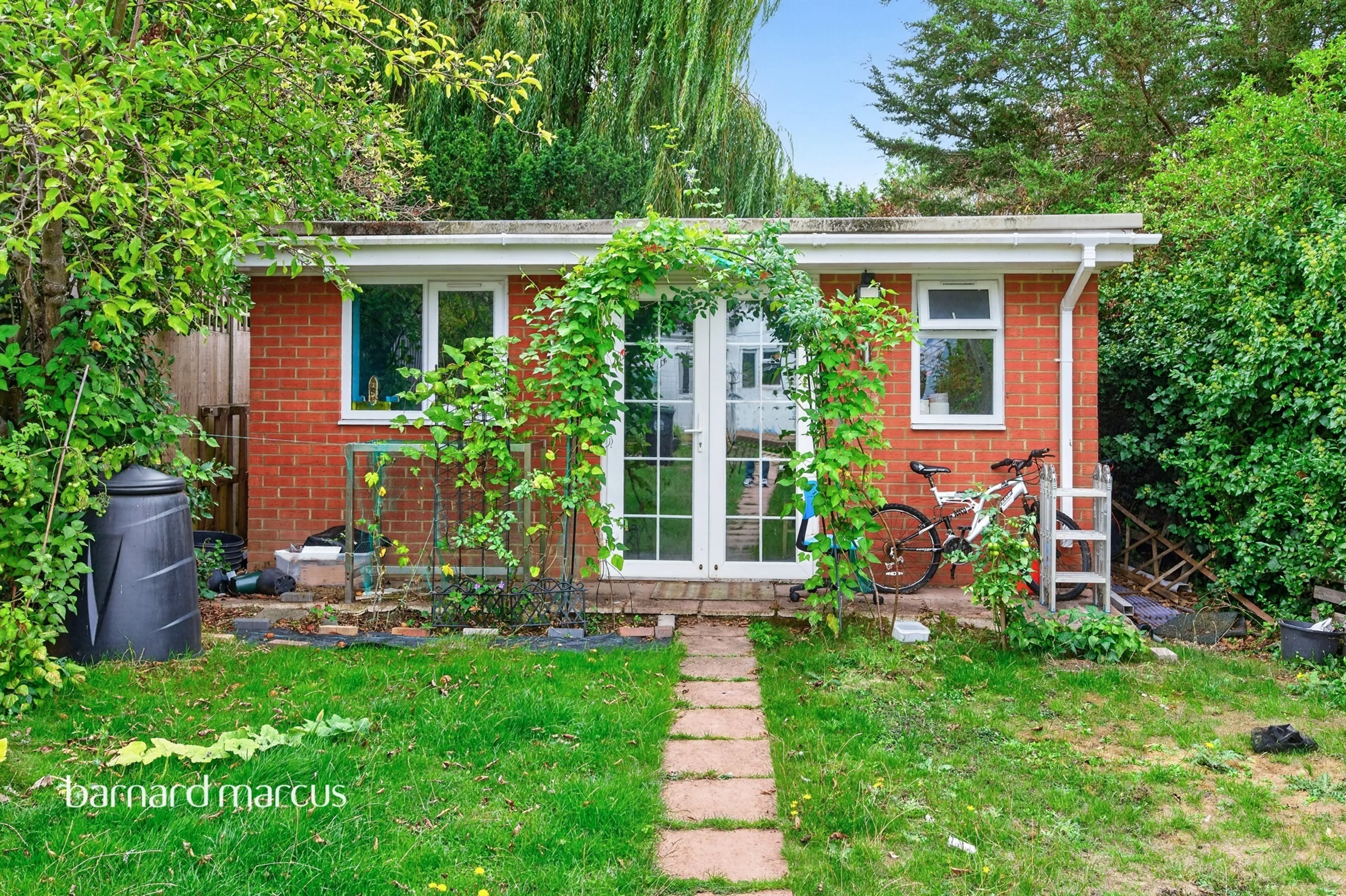 Property at Somerset Avenue, Chessington