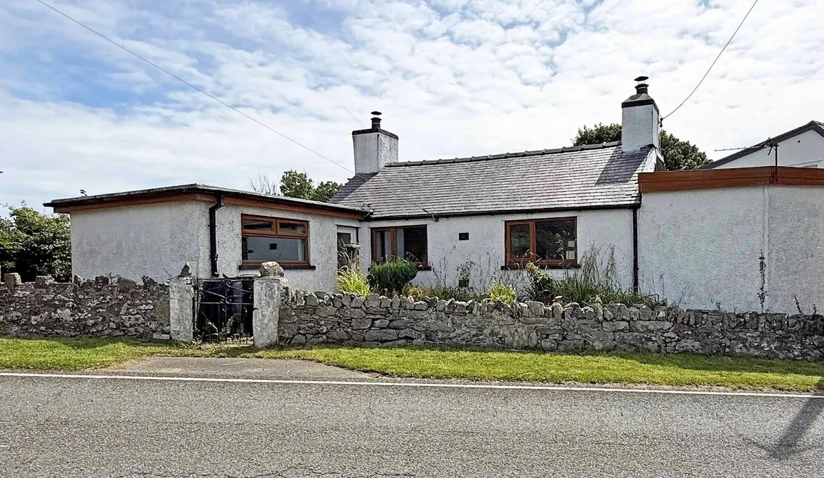 Menai Bridge, Isle of Anglesey, LL59