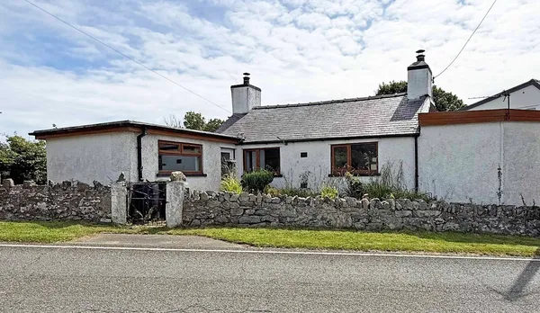 Menai Bridge, Isle of Anglesey, LL59