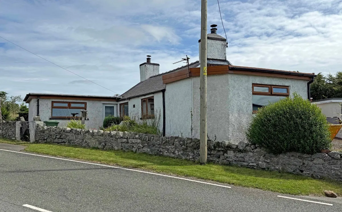 Menai Bridge, Isle of Anglesey, LL59
