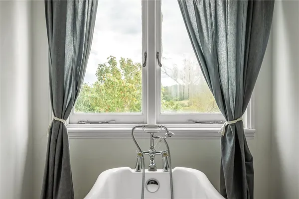 Flanchford Road, Reigate, RH2 photo 13