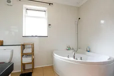 Ballard Close, KT2 photo 10