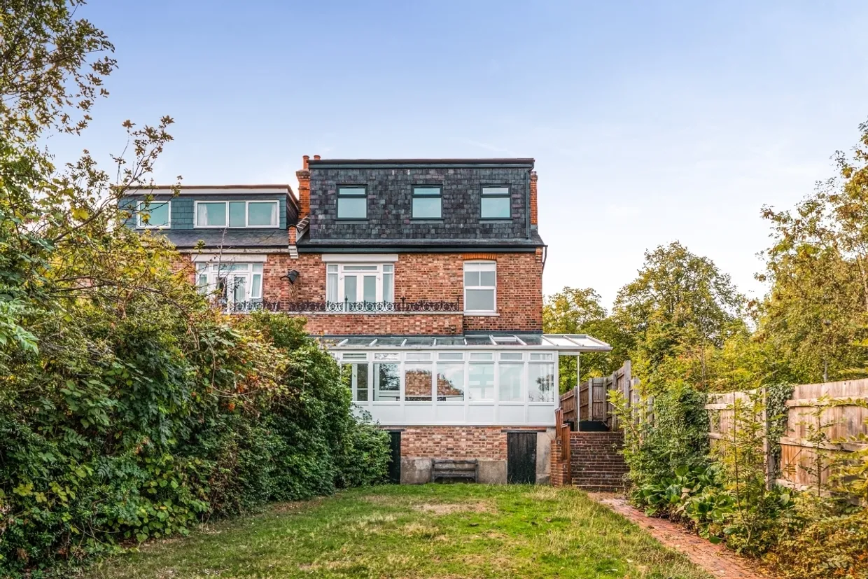 Hemington Avenue Barnet N11 photo 30