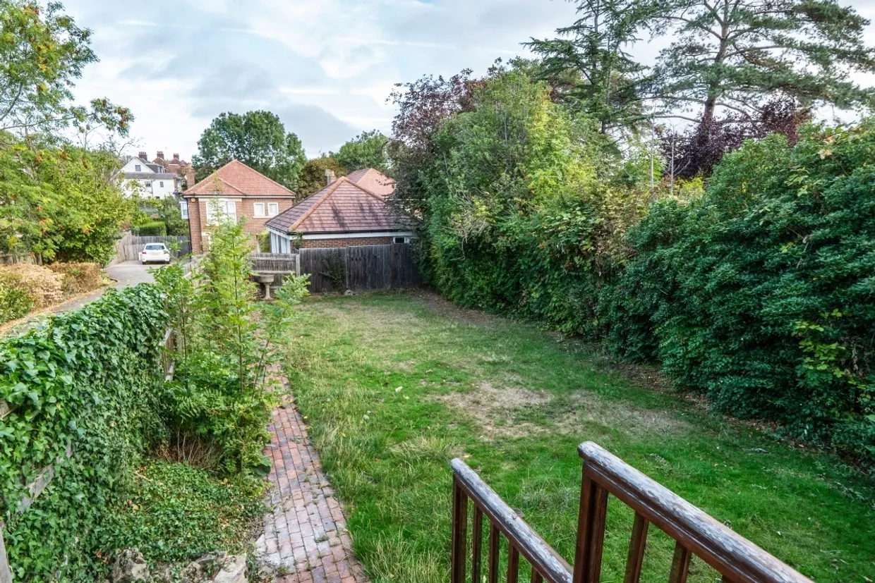 Hemington Avenue Barnet N11 photo 29