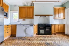 Hemington Avenue Barnet N11 photo 5