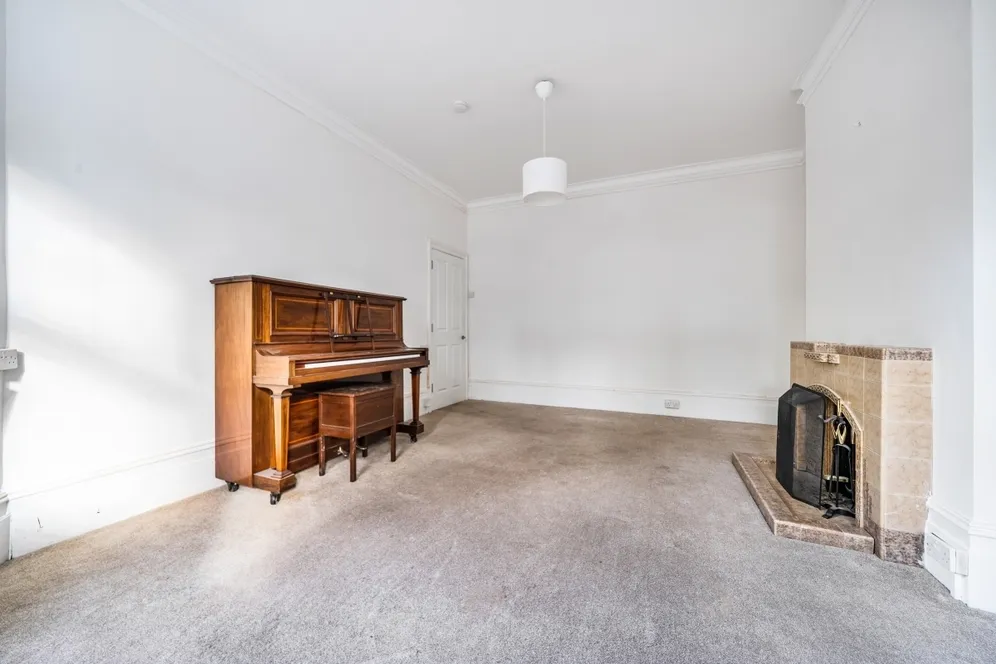 Hemington Avenue Barnet N11 photo 9