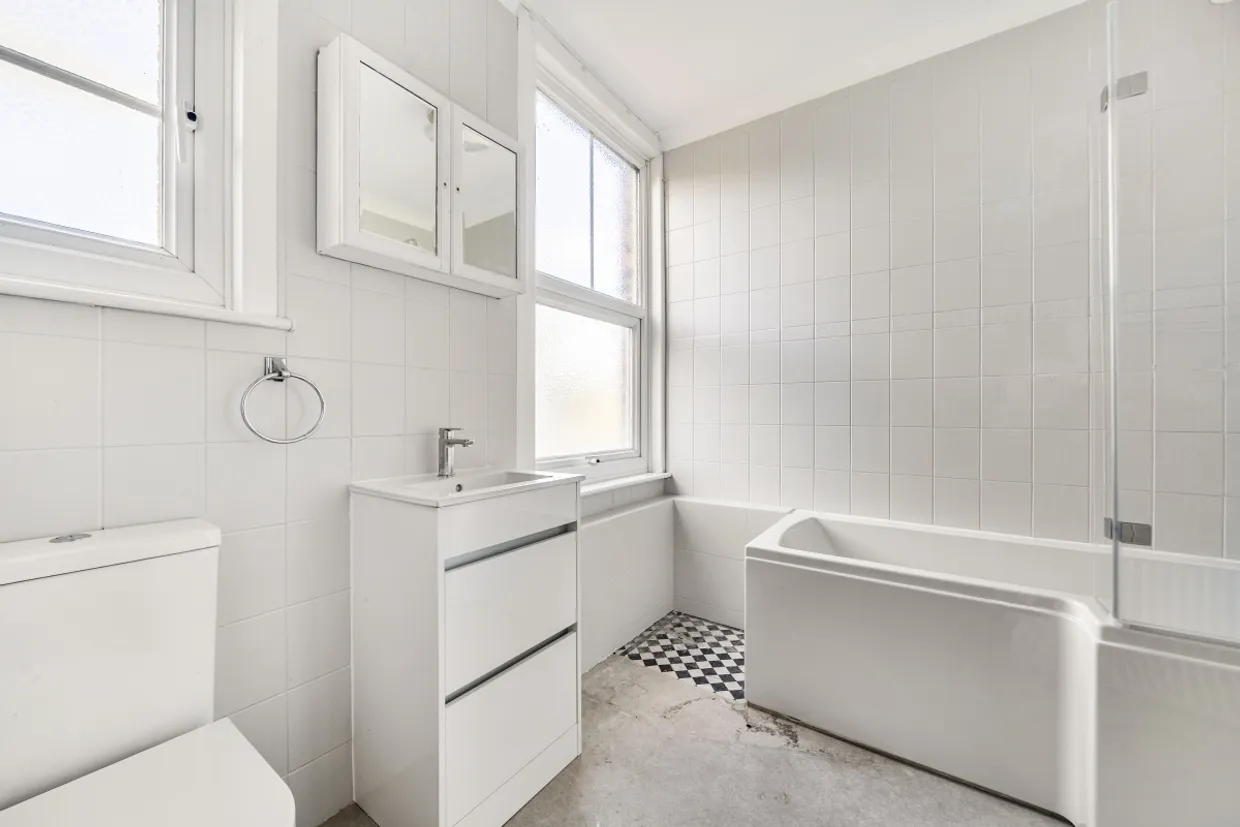 Hemington Avenue Barnet N11 photo 16