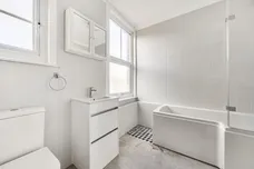 Hemington Avenue Barnet N11 photo 16