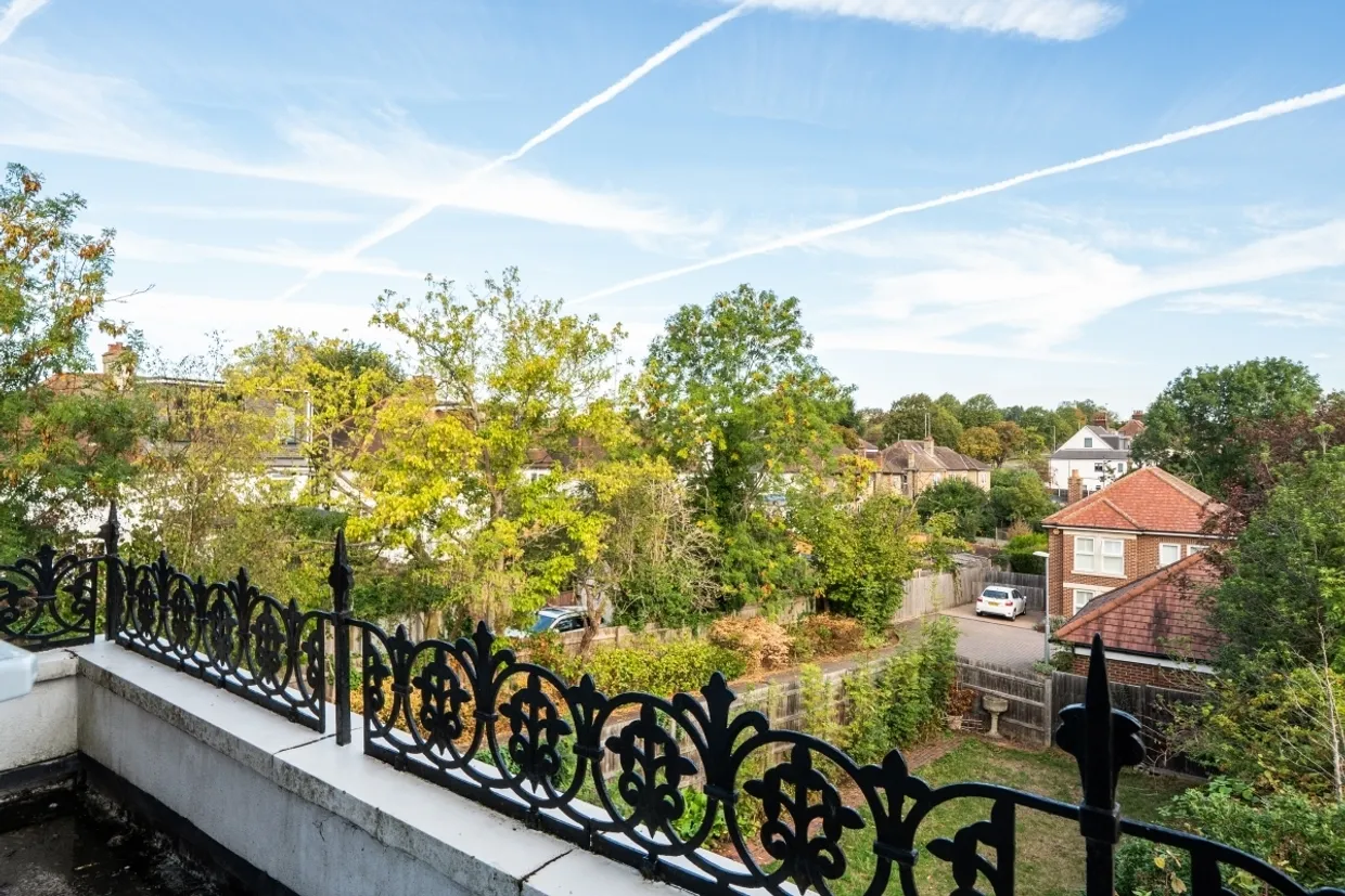 Hemington Avenue Barnet N11 photo 17