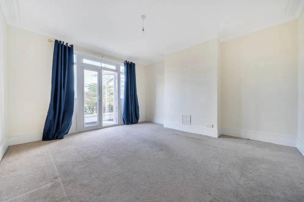 Hemington Avenue Barnet N11 photo 19