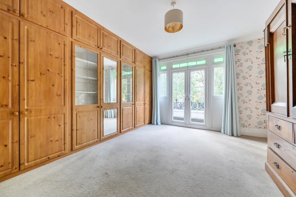 Hemington Avenue Barnet N11 photo 21