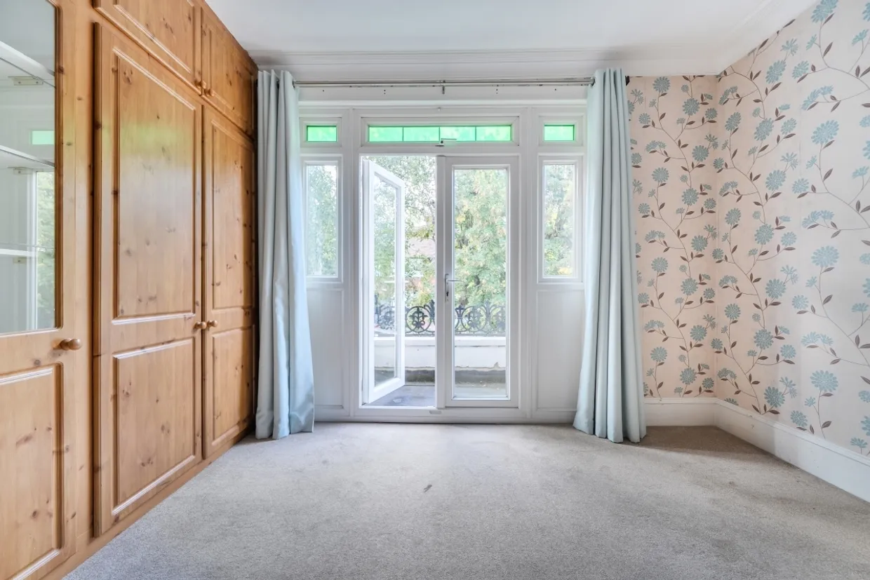 Hemington Avenue Barnet N11 photo 22