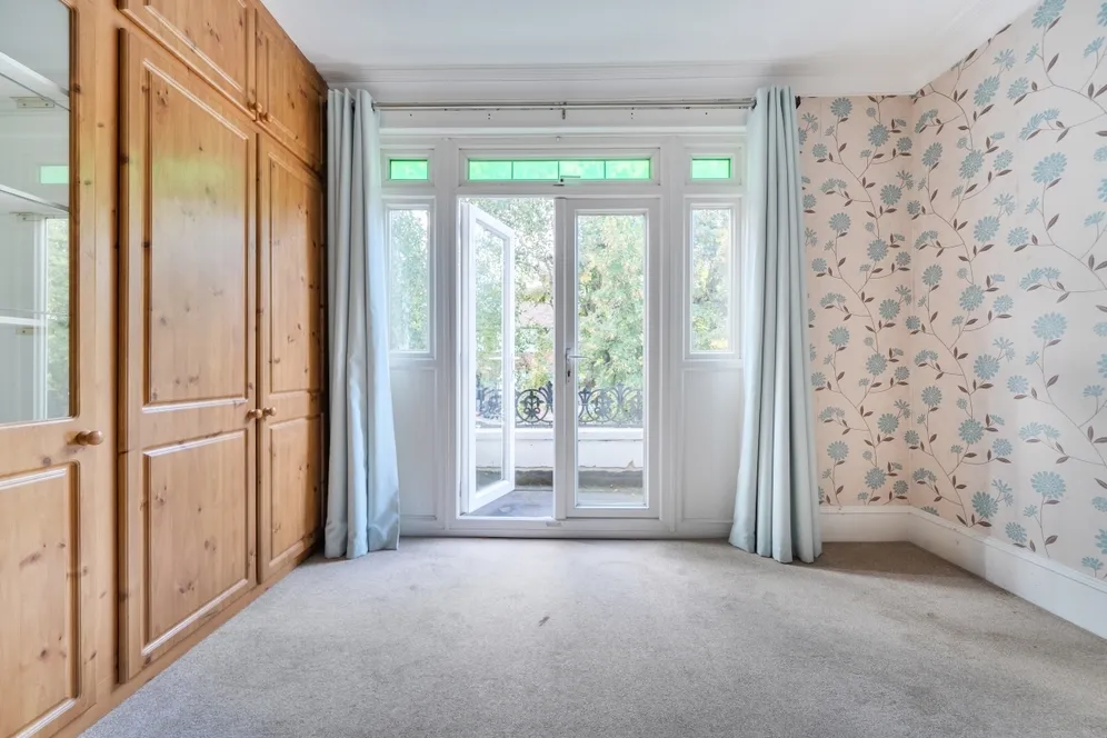 Hemington Avenue Barnet N11 photo 22