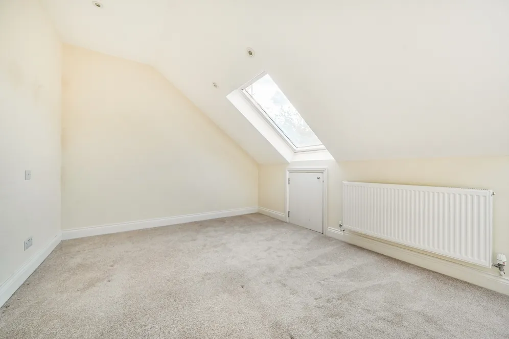 Hemington Avenue Barnet N11 photo 25