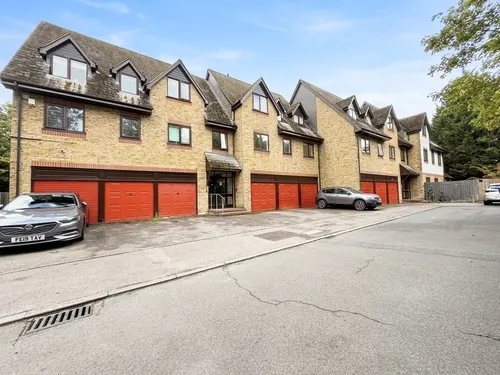 Commonside Close, SUTTONphoto