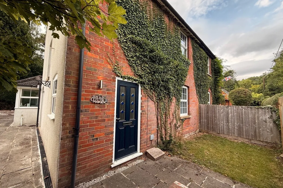 Chesham Road, Wigginton, TRING