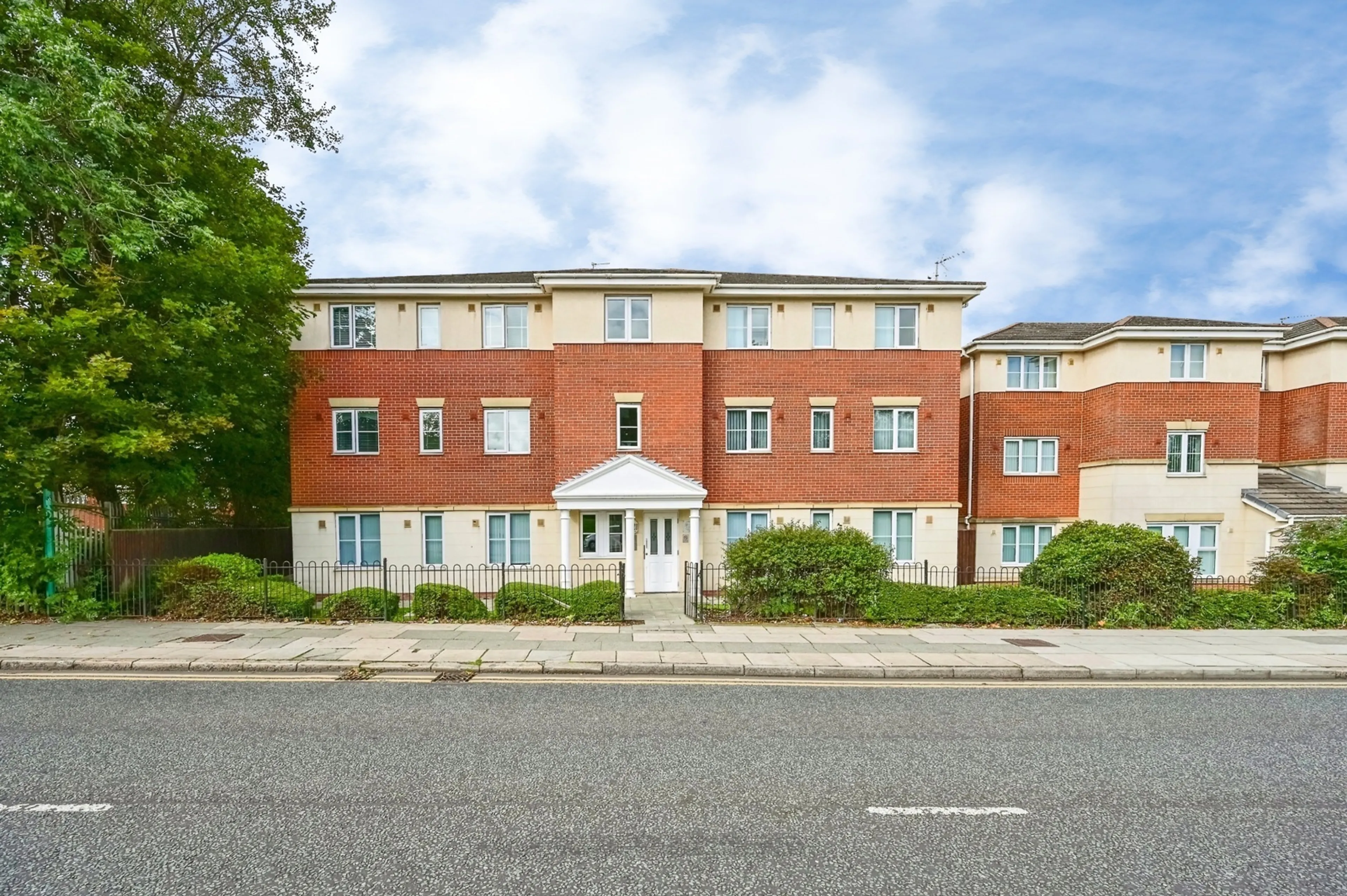 Property photo 0