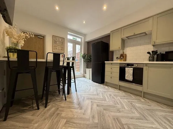 Lodge Road, Rugby