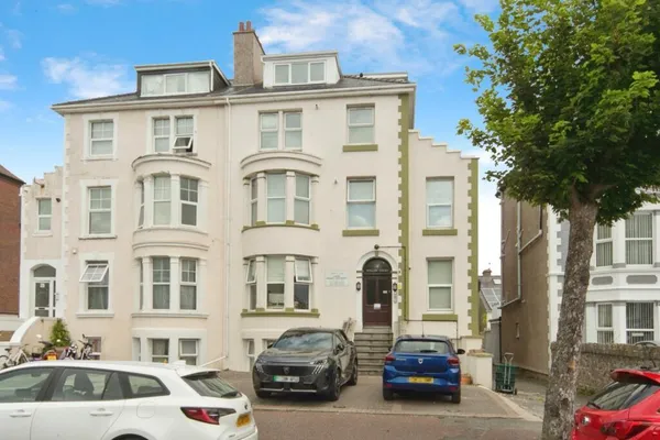 Deganwy Avenue, Llandudno, LL30 2YB