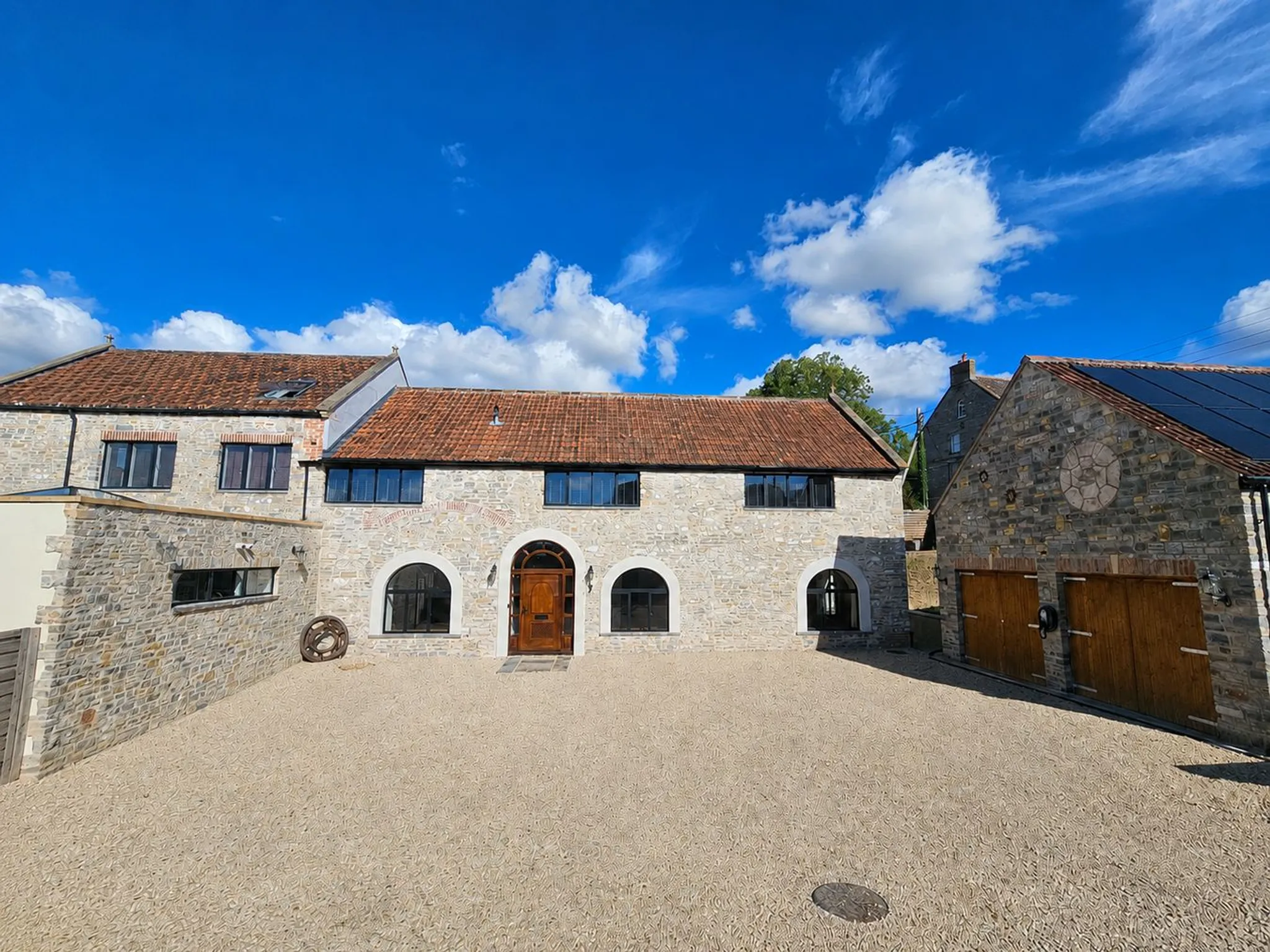https://mr0.homeflow-assets.co.uk/files/photo/image/48381/9133/_x_/59550004.png