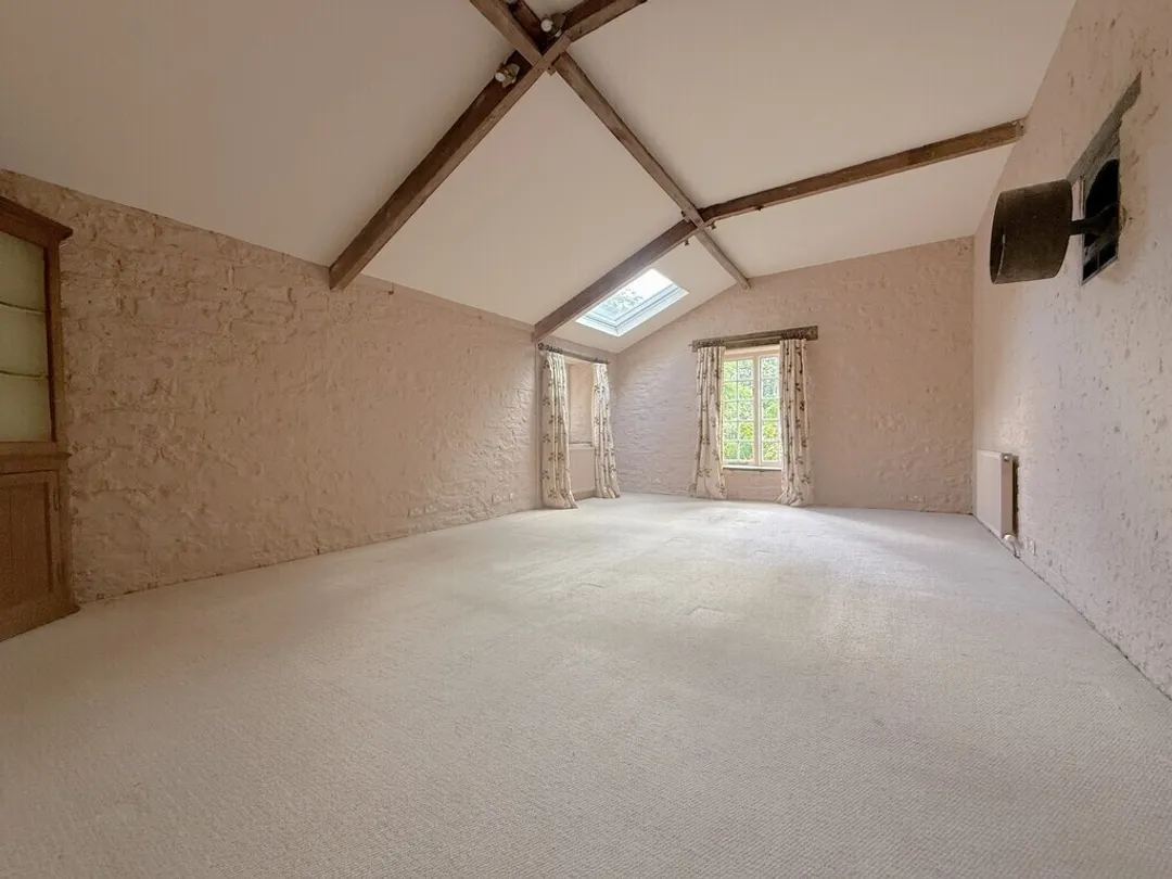 https://mr0.homeflow-assets.co.uk/files/photo/image/48381/9995/_x_/IMG_5181_7_large.jpg