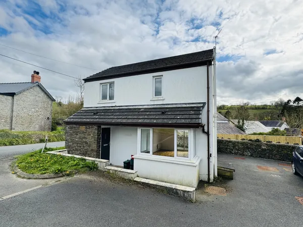 Meadow Court, Llanmill