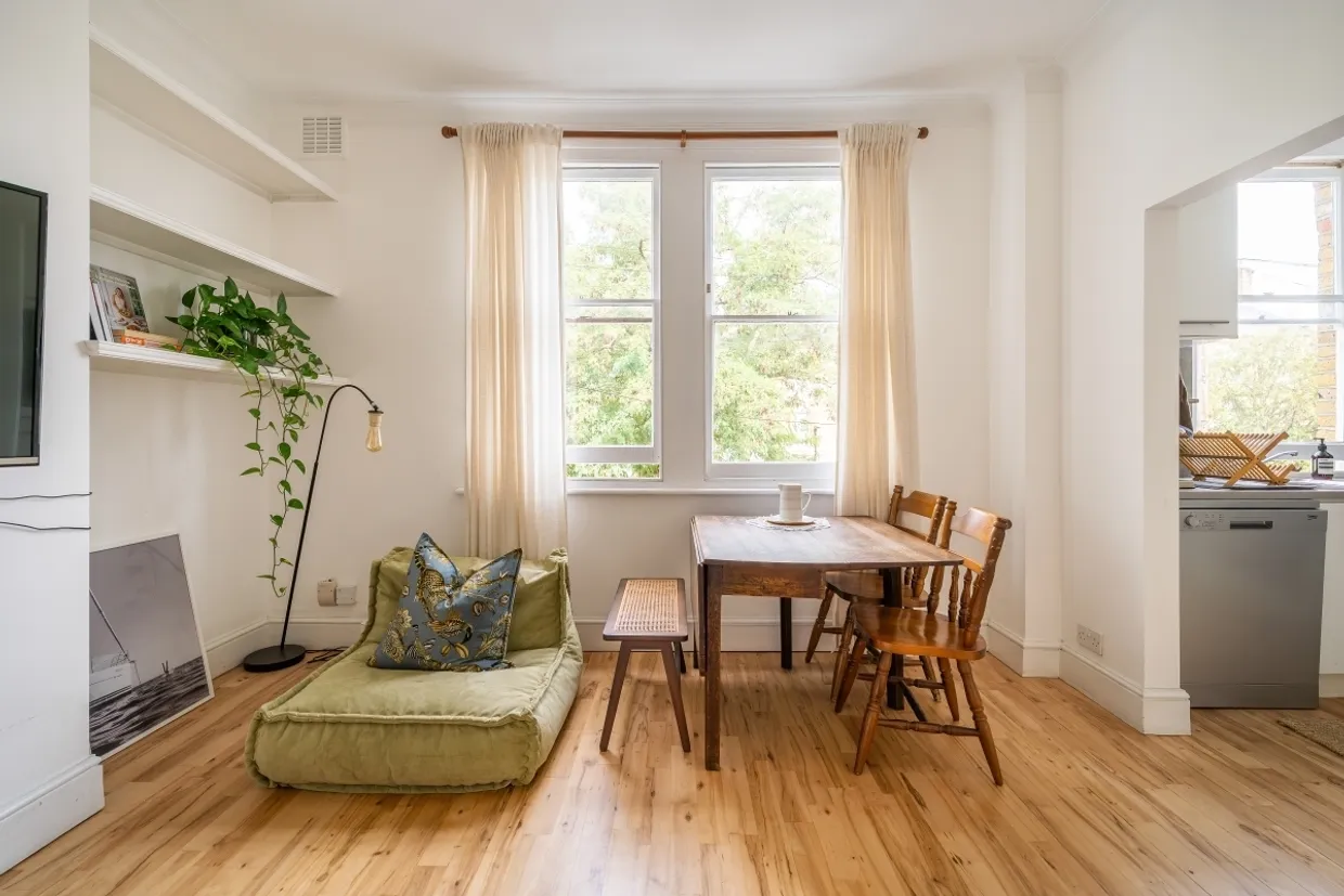 Lillieshall Road London SW4 photo 3