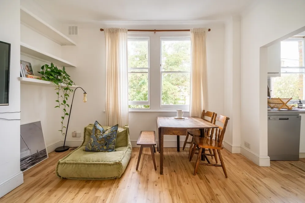 Lillieshall Road London SW4 photo 3