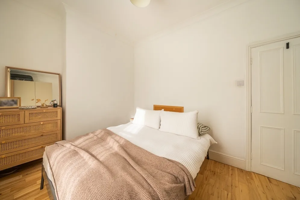 Lillieshall Road London SW4 photo 8