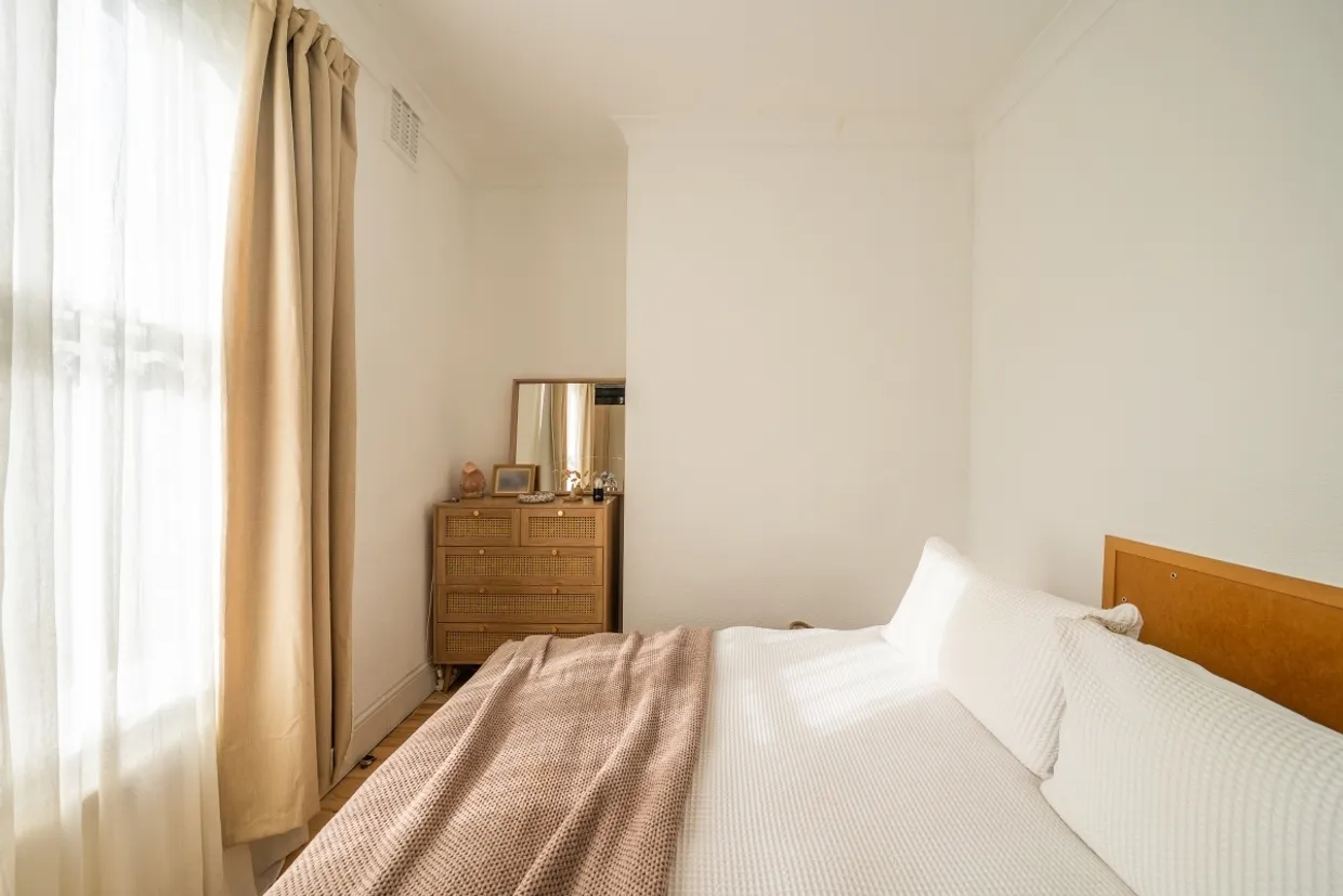 Lillieshall Road London SW4 photo 9