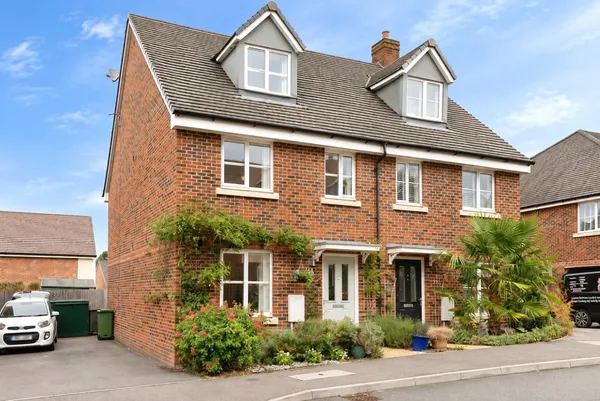 Brickwork Avenue, LIPHOOK, Hampshire,...