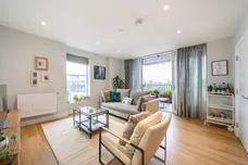 33 Greyhound Parade, London, SW17 photo 4