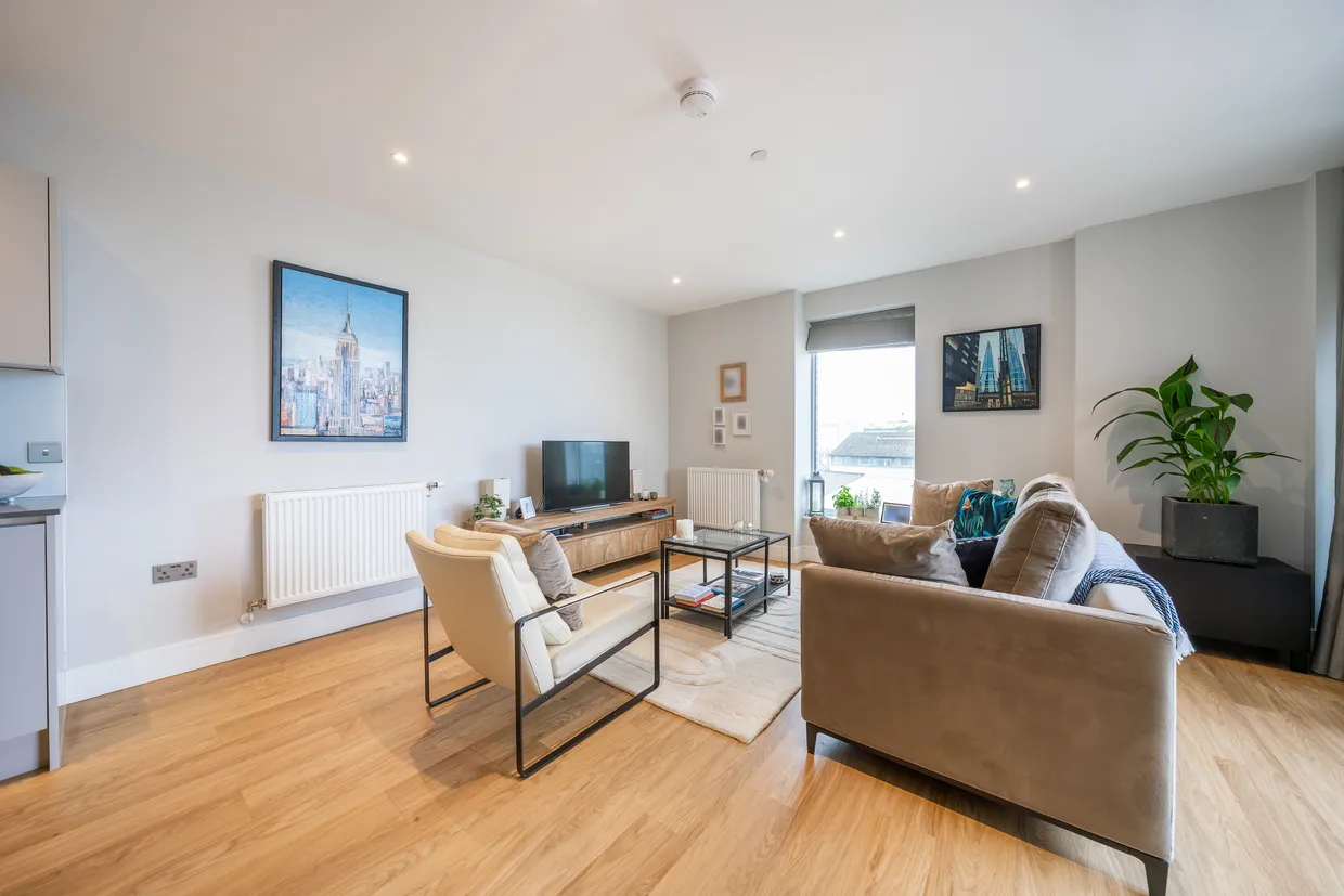 33 Greyhound Parade, London, SW17 photo 6