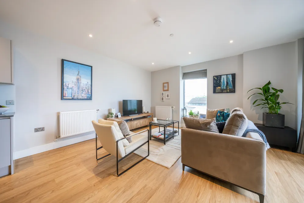 33 Greyhound Parade, London, SW17 photo 6