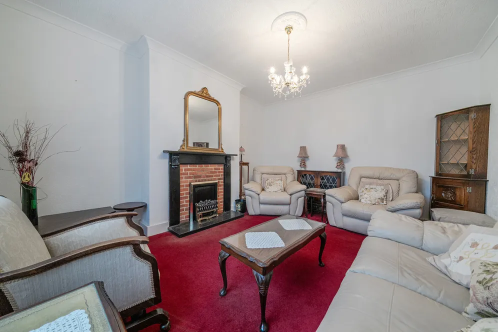 Oakley Green Road, WINDSOR, SL4 photo 8
