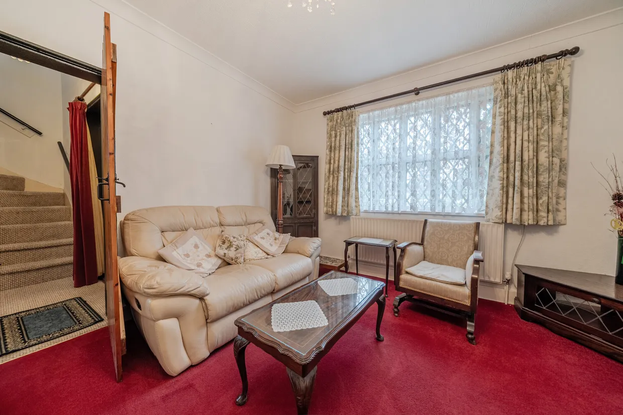 Oakley Green Road, WINDSOR, SL4 photo 9