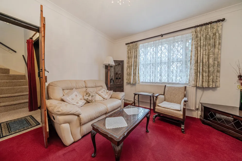 Oakley Green Road, WINDSOR, SL4 photo 9