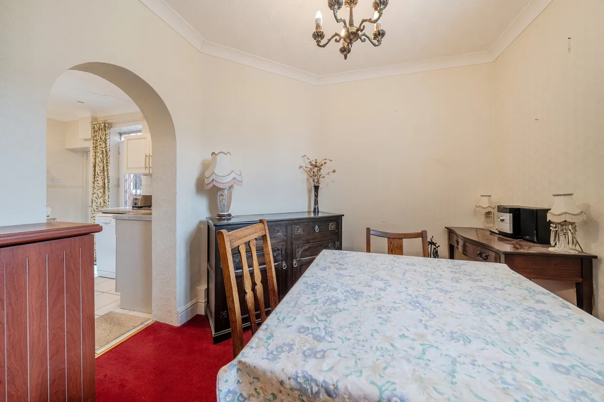 Oakley Green Road, WINDSOR, SL4 photo 10