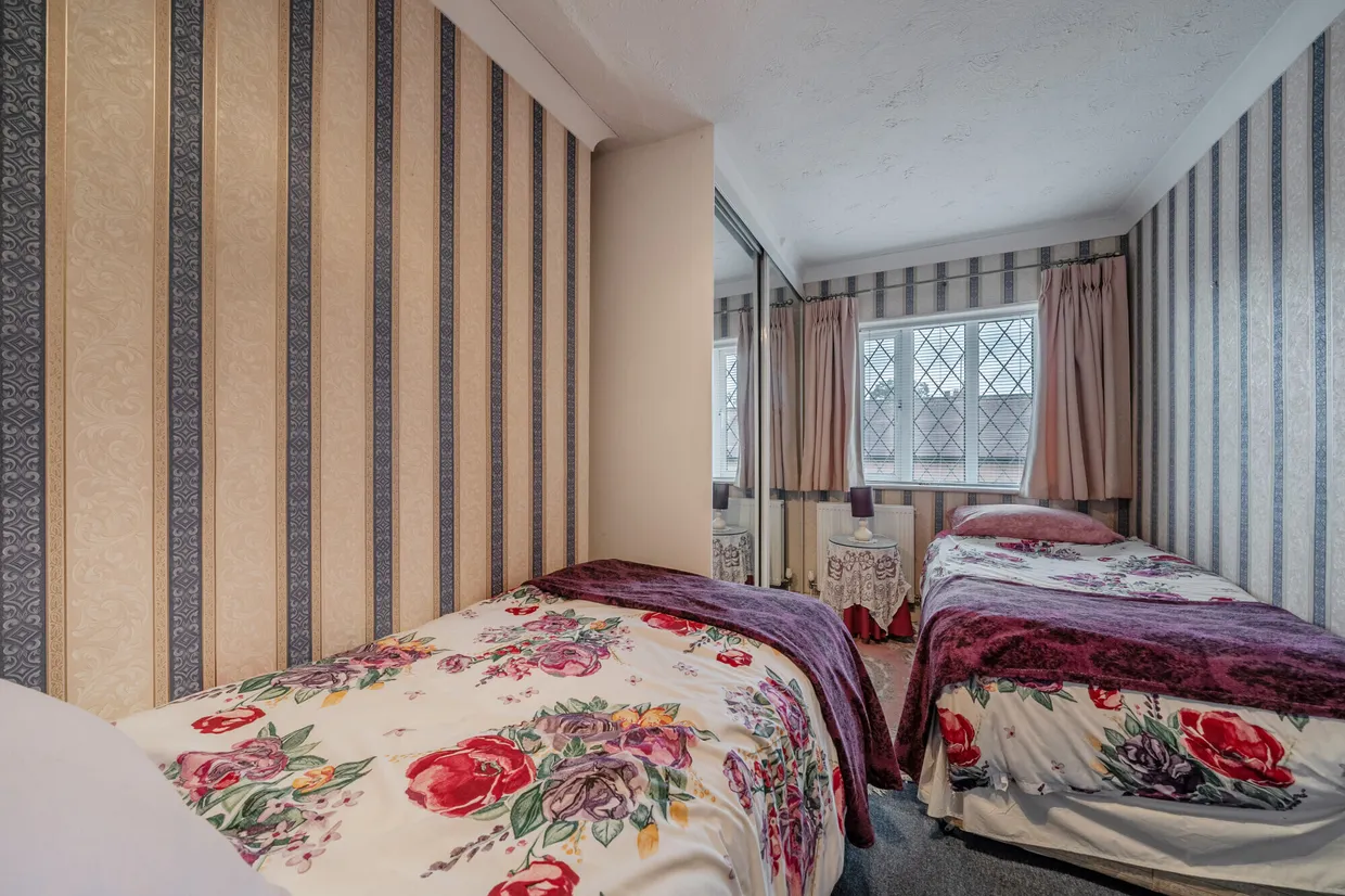 Oakley Green Road, WINDSOR, SL4 photo 12