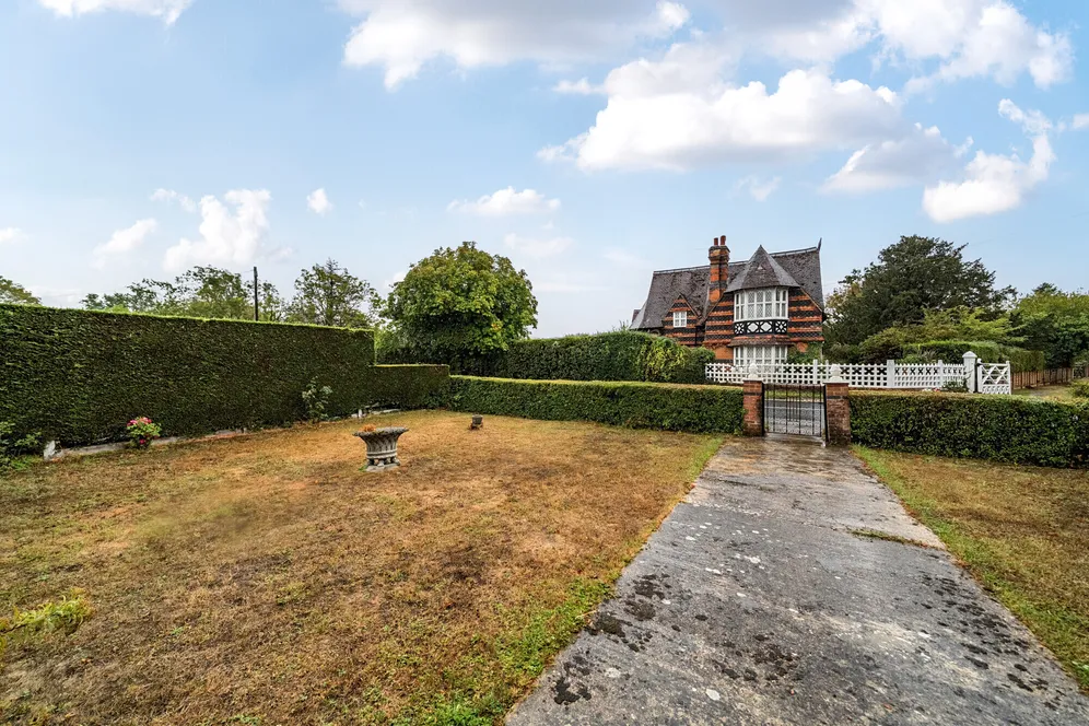 Oakley Green Road, WINDSOR, SL4 photo 14