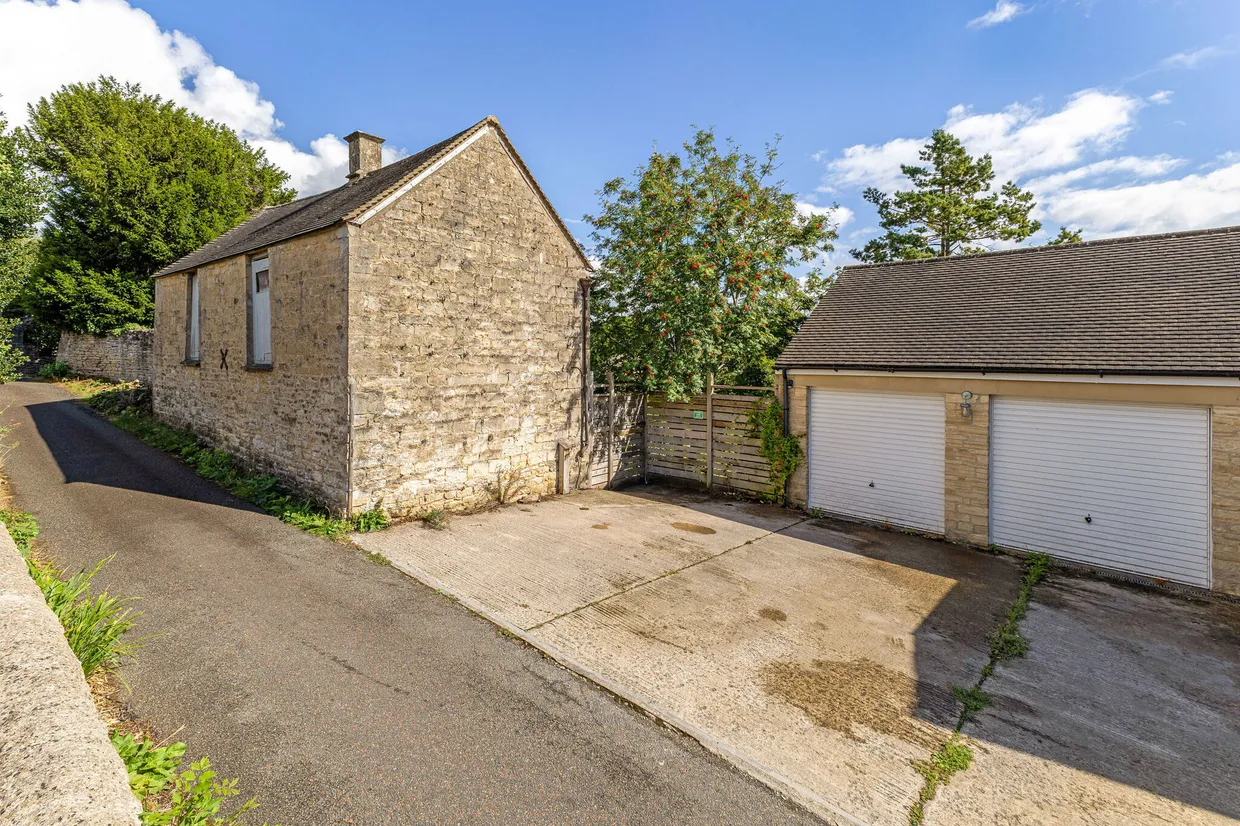Commercial Road, Chalford Hill, GL6 photo 19