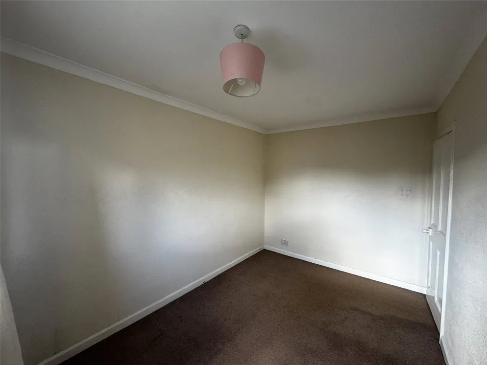 Property carousel item 6