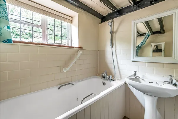 Flanchford Road, Reigate, RH2 photo 8