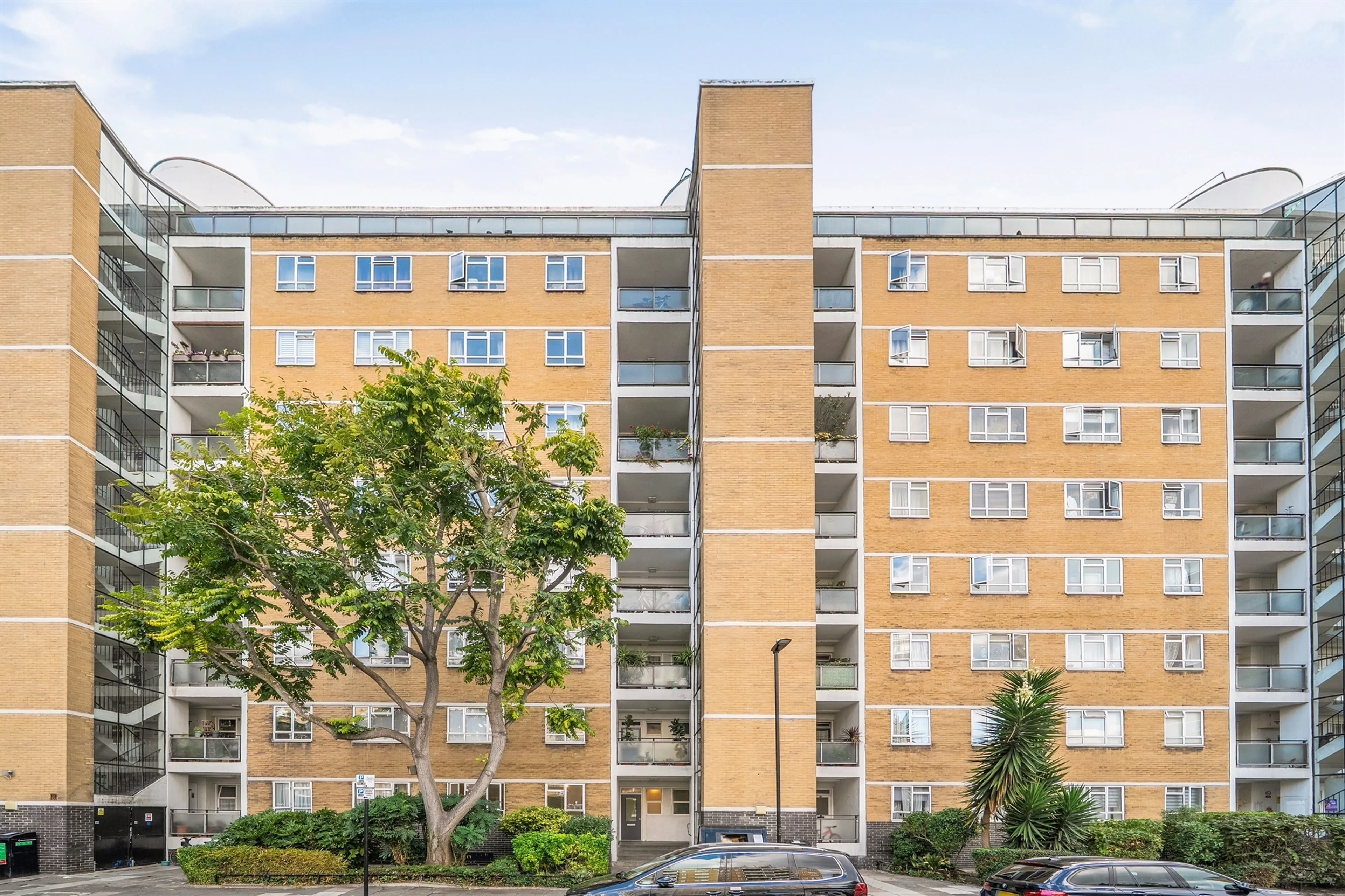 Property at Churchill Gardens, London