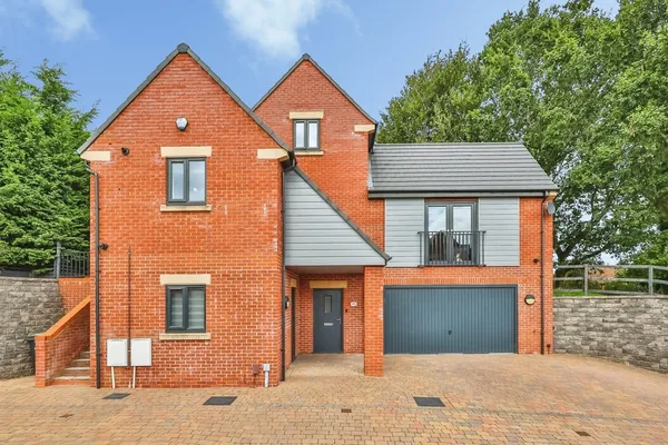 Beeston Close, Bestwood Village, Nott...